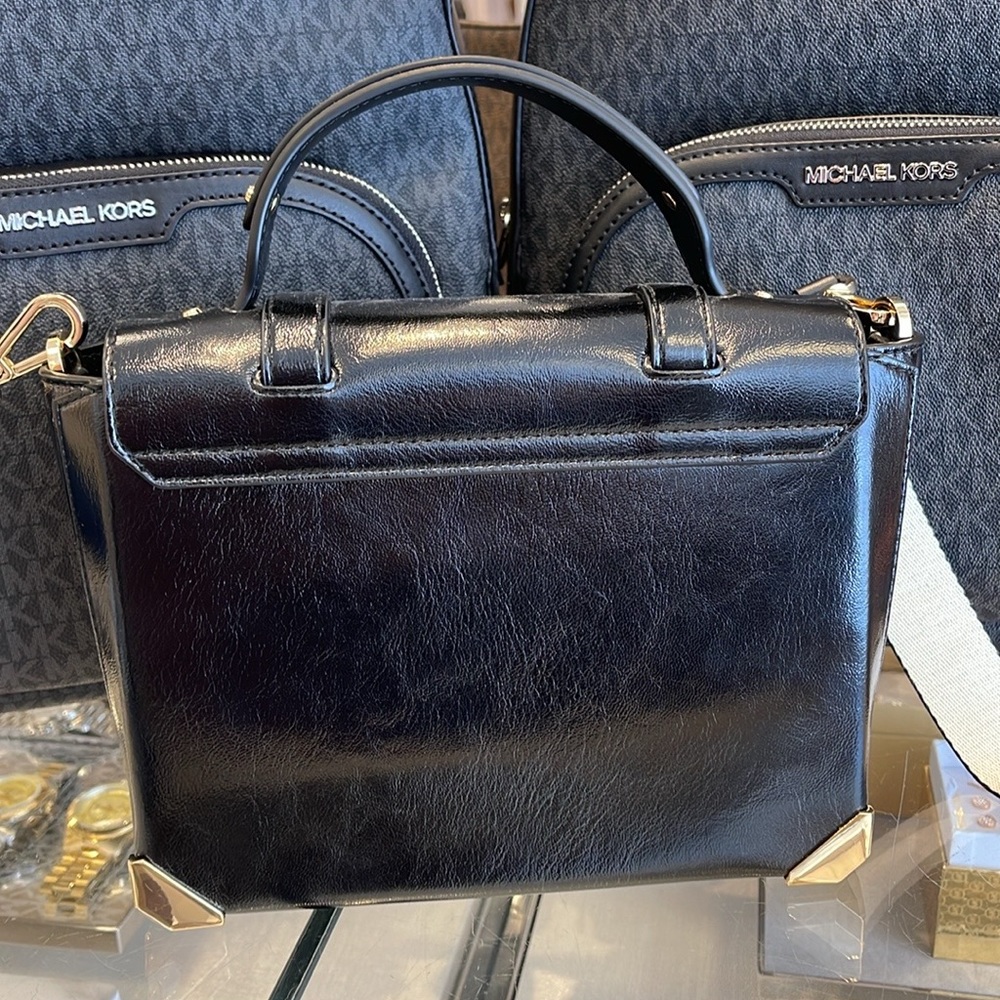 MICHAEL KORS
Manhattan Medium TH SCHOOL Crackled Metallic Leather SATCHEL
Black - Picture 12 of 16